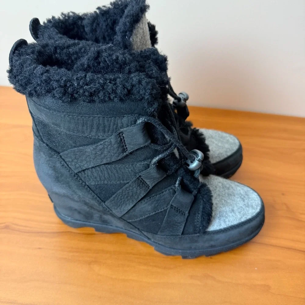 Sorel Joan of Arctic Wedge II Cozy Black Grey Shearling Wedge Boots Womens 8 NEW